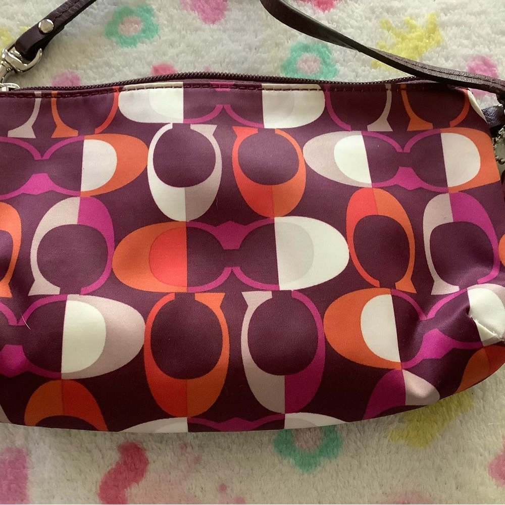 Coach wristlet - Picture 6 of 7